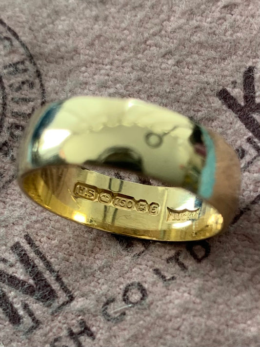 18ct ‘Lucky’ Wedding Band - 4.02 Grams - M