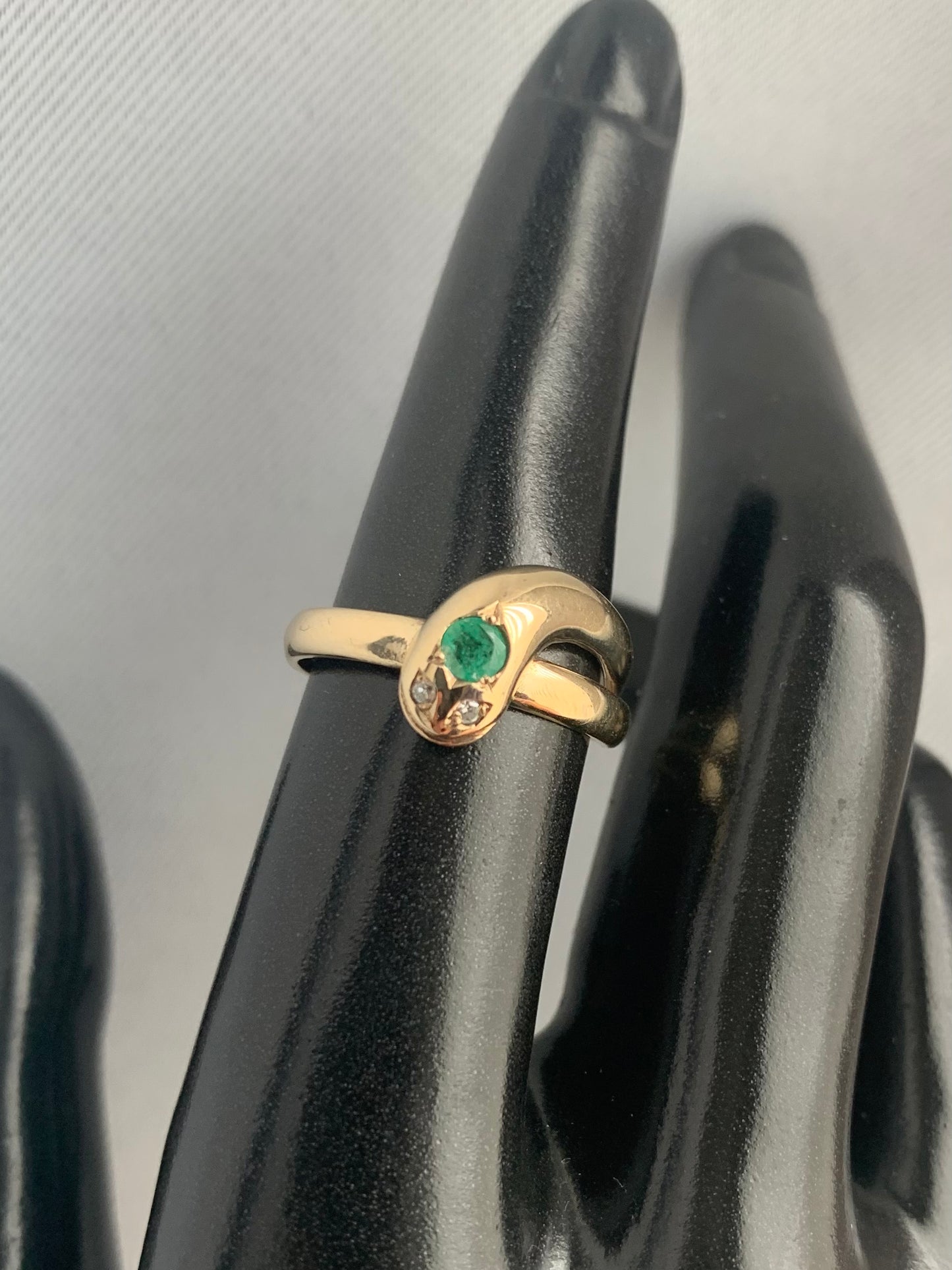 Vintage Emerald & Diamond Eyes Snake Ring - O½