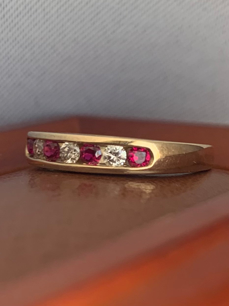 Quality 9ct Ruby & Diamond - N