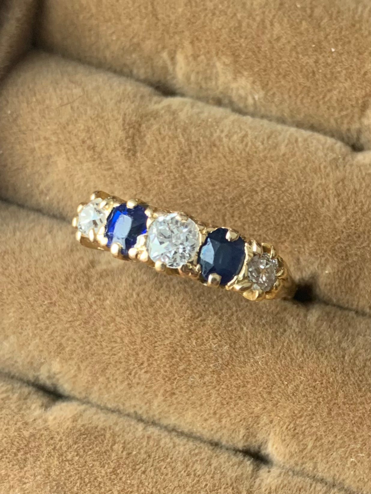 Antique 18ct Yellow Gold Old Mine Cut Diamond & Oval Sapphire Ring ~ Size - N