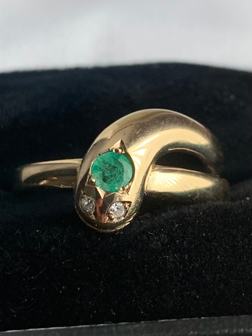 Vintage Emerald & Diamond Eyes Snake Ring - O½