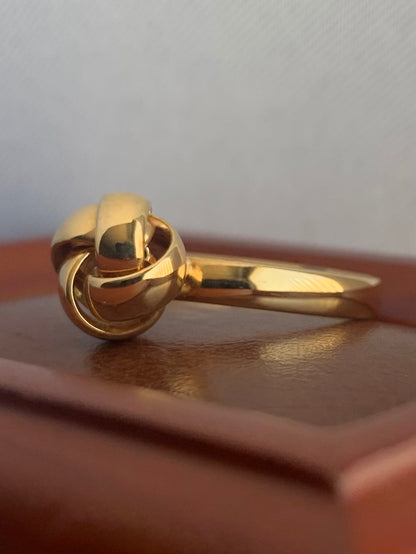 Unusual 9ct Knot Ring - 1.65 Grams