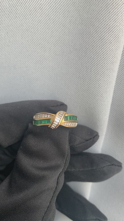 9ct Yellow Gold Emerald & Baguette Diamond Ring - O½