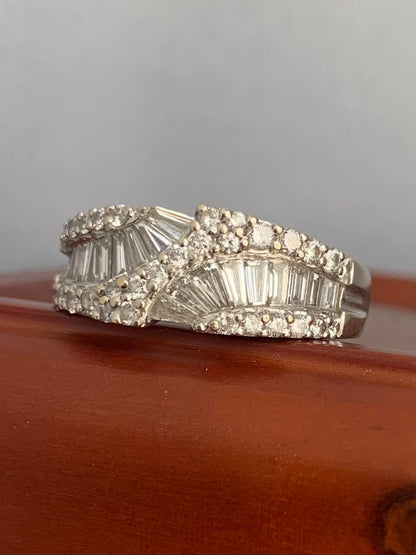 18ct White Gold Baguette Diamond 1.20ct Ring - N