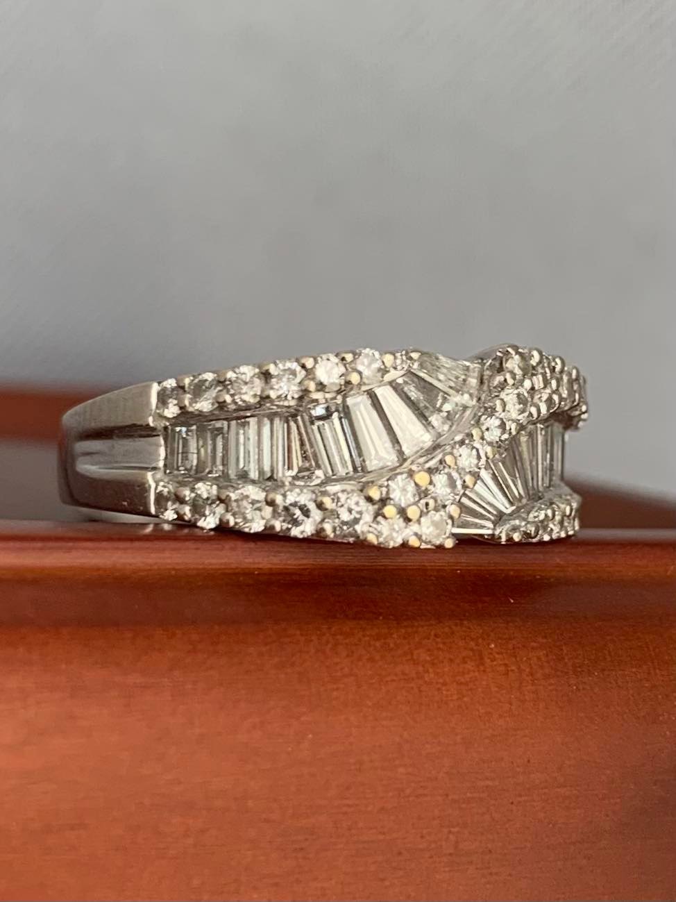 18ct White Gold Baguette Diamond 1.20ct Ring - N