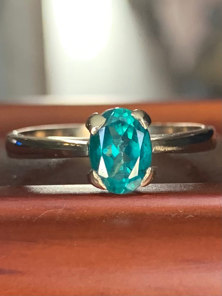 9ct Green Topaz Set Ring - N