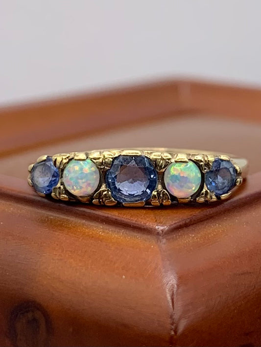 Vintage 9ct Yellow Gold Sapphire & Opal Ring - P½