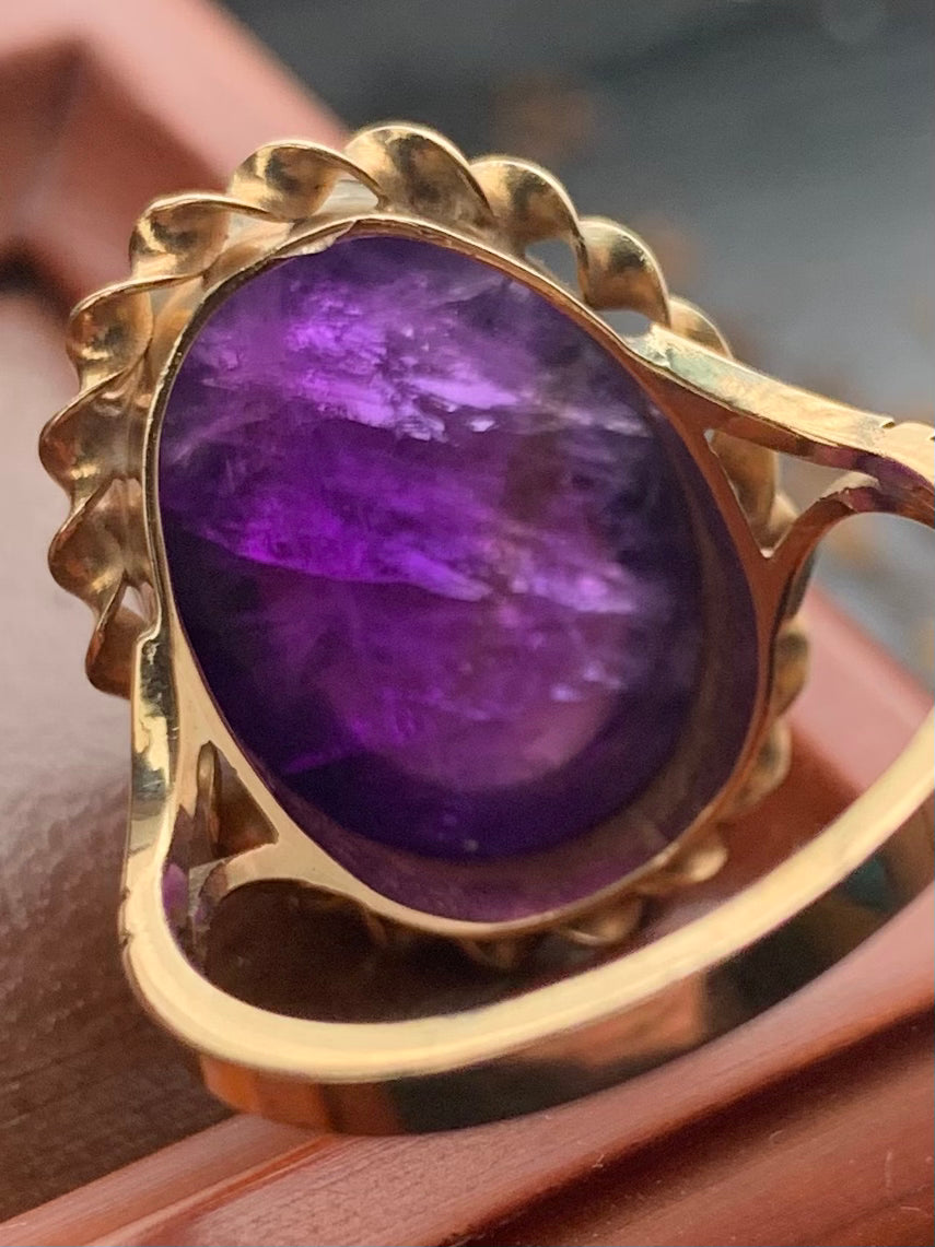 Huge 9ct Yellow Gold Cabochon Amethyst Set Ring - P