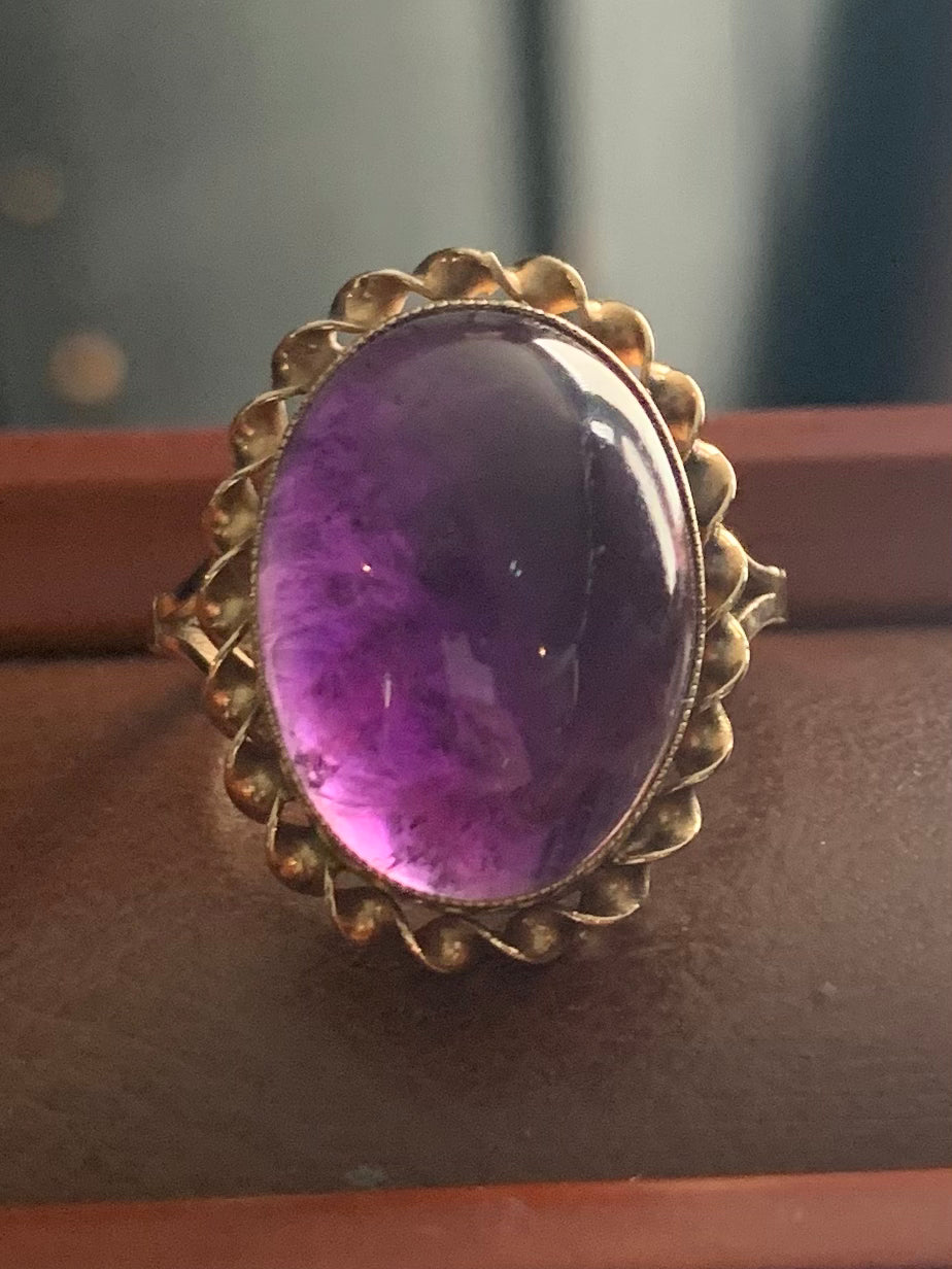 Huge 9ct Yellow Gold Cabochon Amethyst Set Ring - P