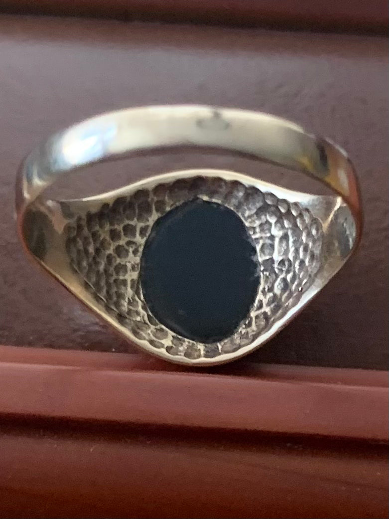 Vintage 9ct Yellow Gold Onyx Signet Ring - O