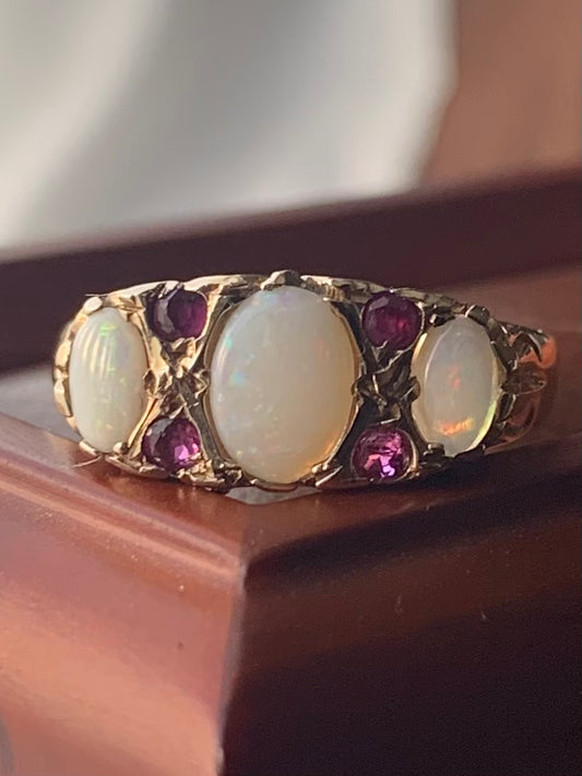 Vintage 9ct Opal & Ruby Trilogy Ring - R