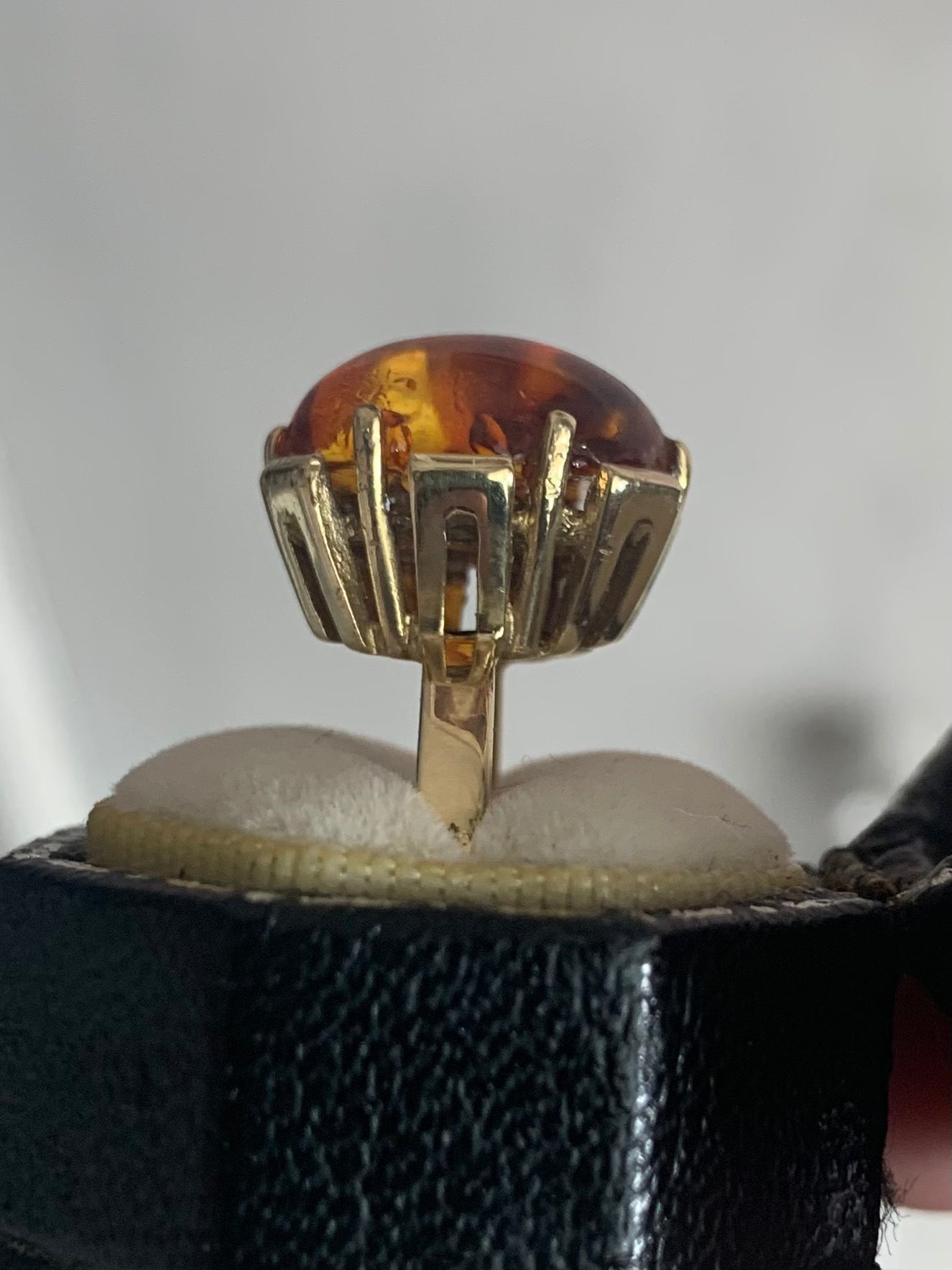 Chunky Unique 9ct Cabochon Amber Ring - P½