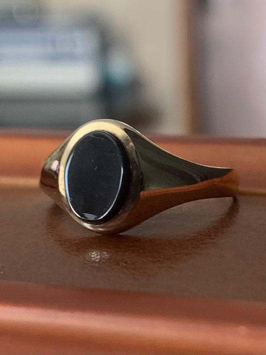 Vintage 9ct Yellow Gold Onyx Signet Ring - O