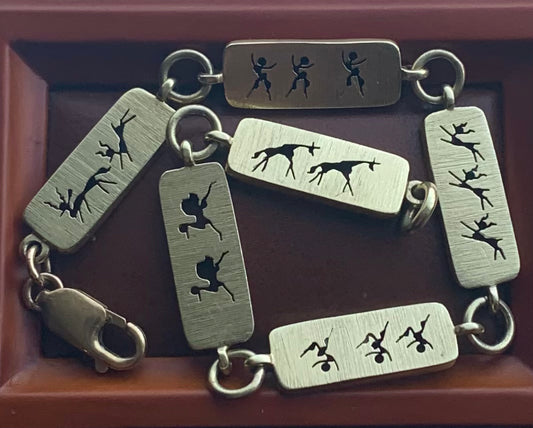 Unique 14ct Cave Art Bracelet - 14.80 Grams - 7.50”